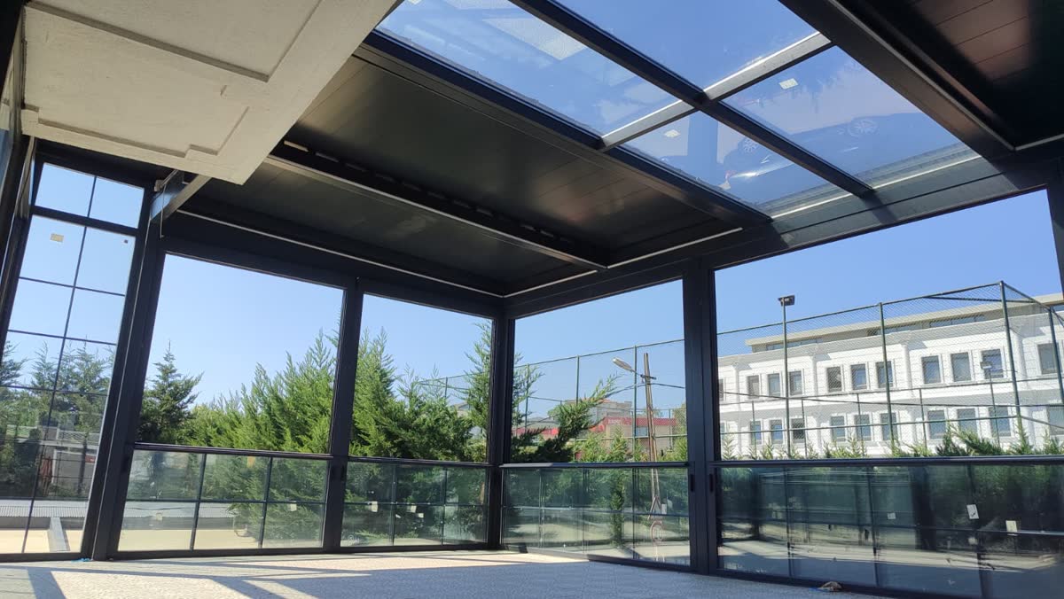 PERBİOLA cam sistemleri, alüminyum profilli cam çatı uygulaması